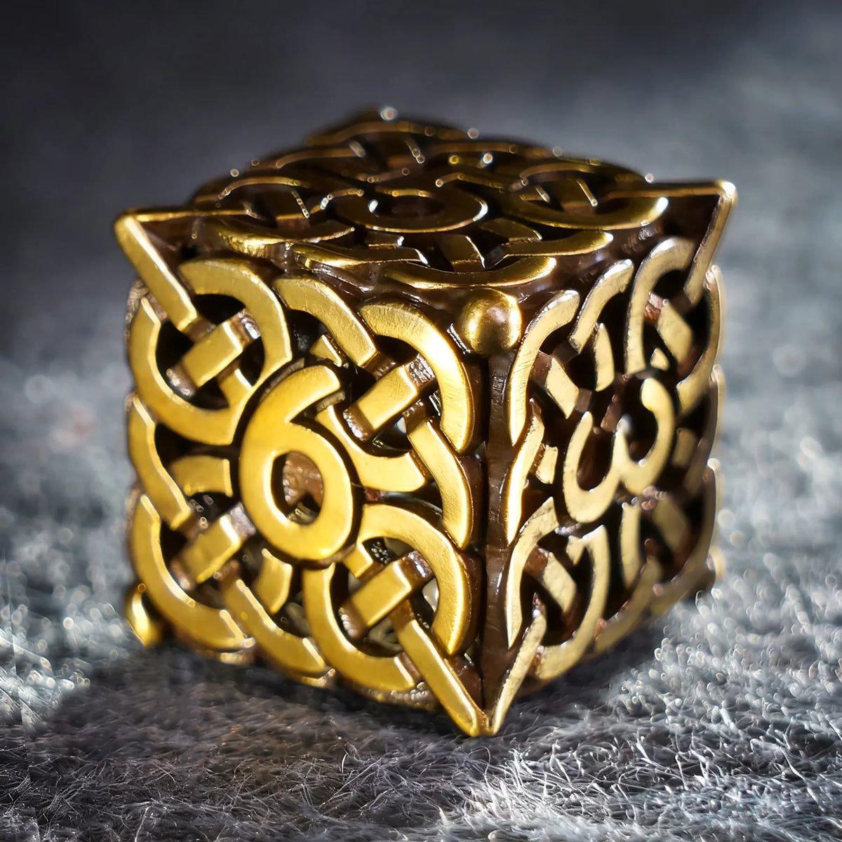Eternal Knot Hollow Metal Dice Set