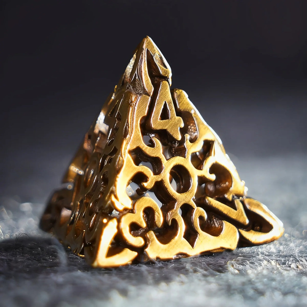 Eternal Knot Hollow Metal Dice Set